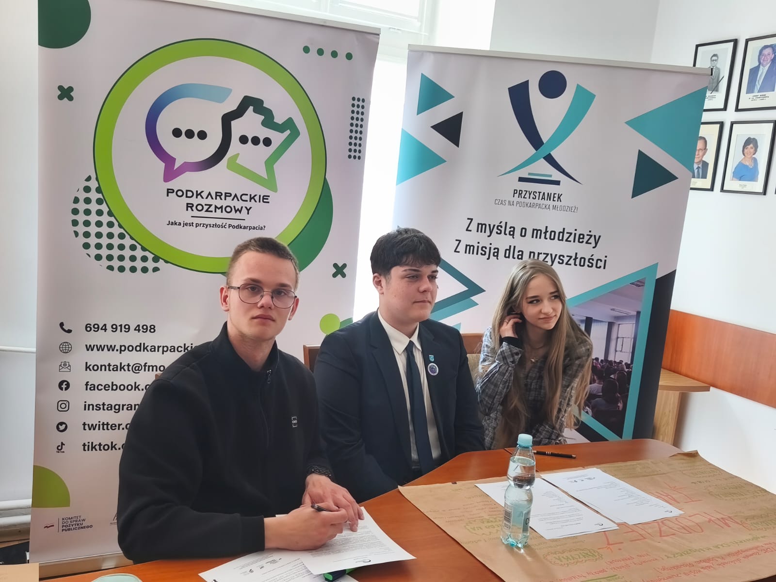 1000027743