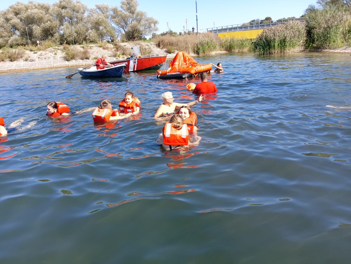 img-20260909-wa0032